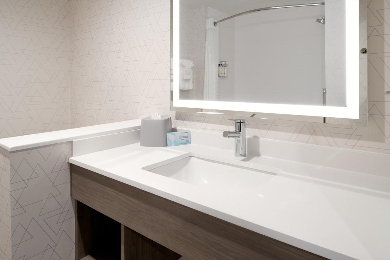 Holiday Inn Express & Suites - Hollister By Ihg Екстер'єр фото