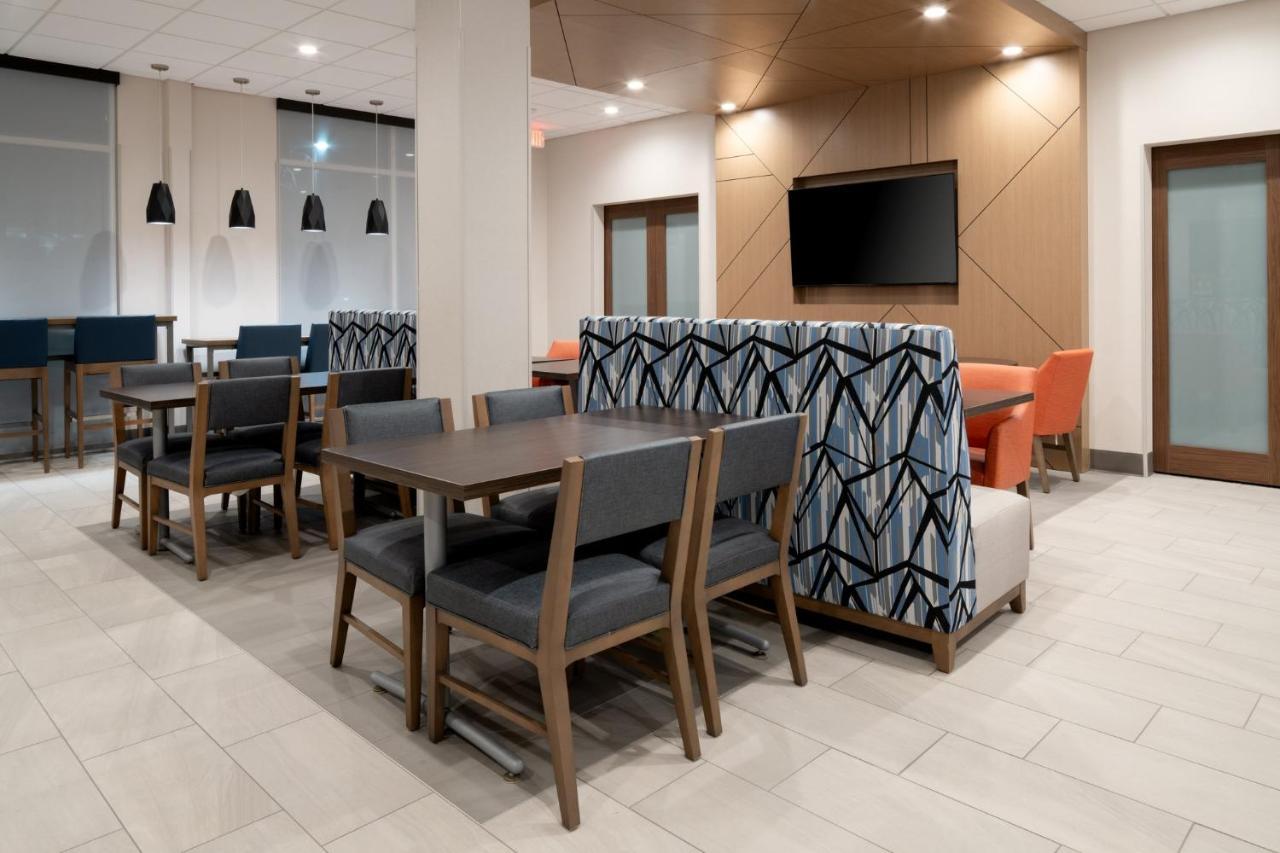 Holiday Inn Express & Suites - Hollister By Ihg Екстер'єр фото