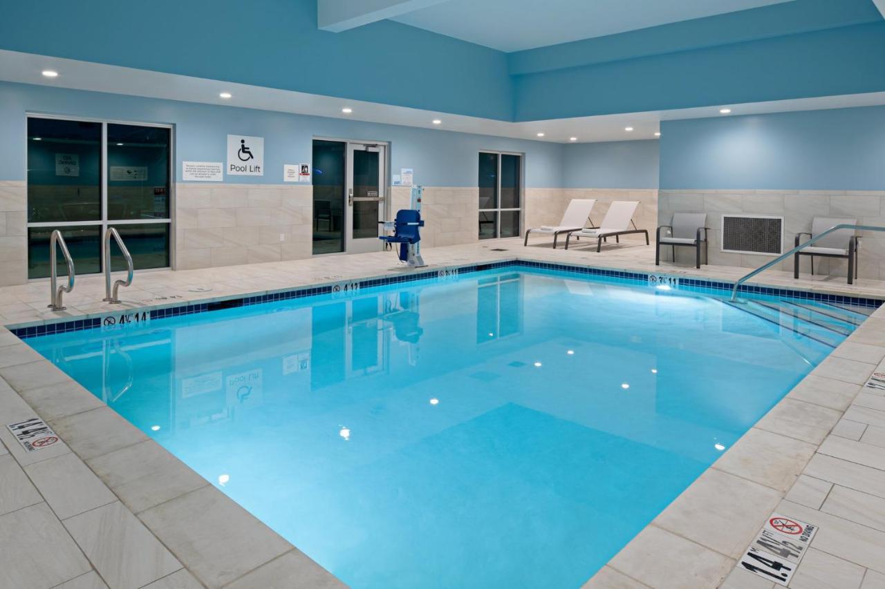 Holiday Inn Express & Suites - Hollister By Ihg Екстер'єр фото