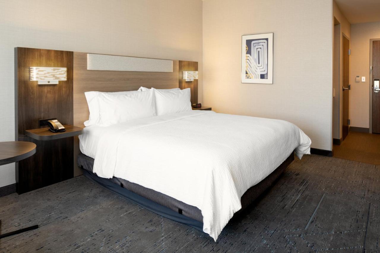 Holiday Inn Express & Suites - Hollister By Ihg Екстер'єр фото