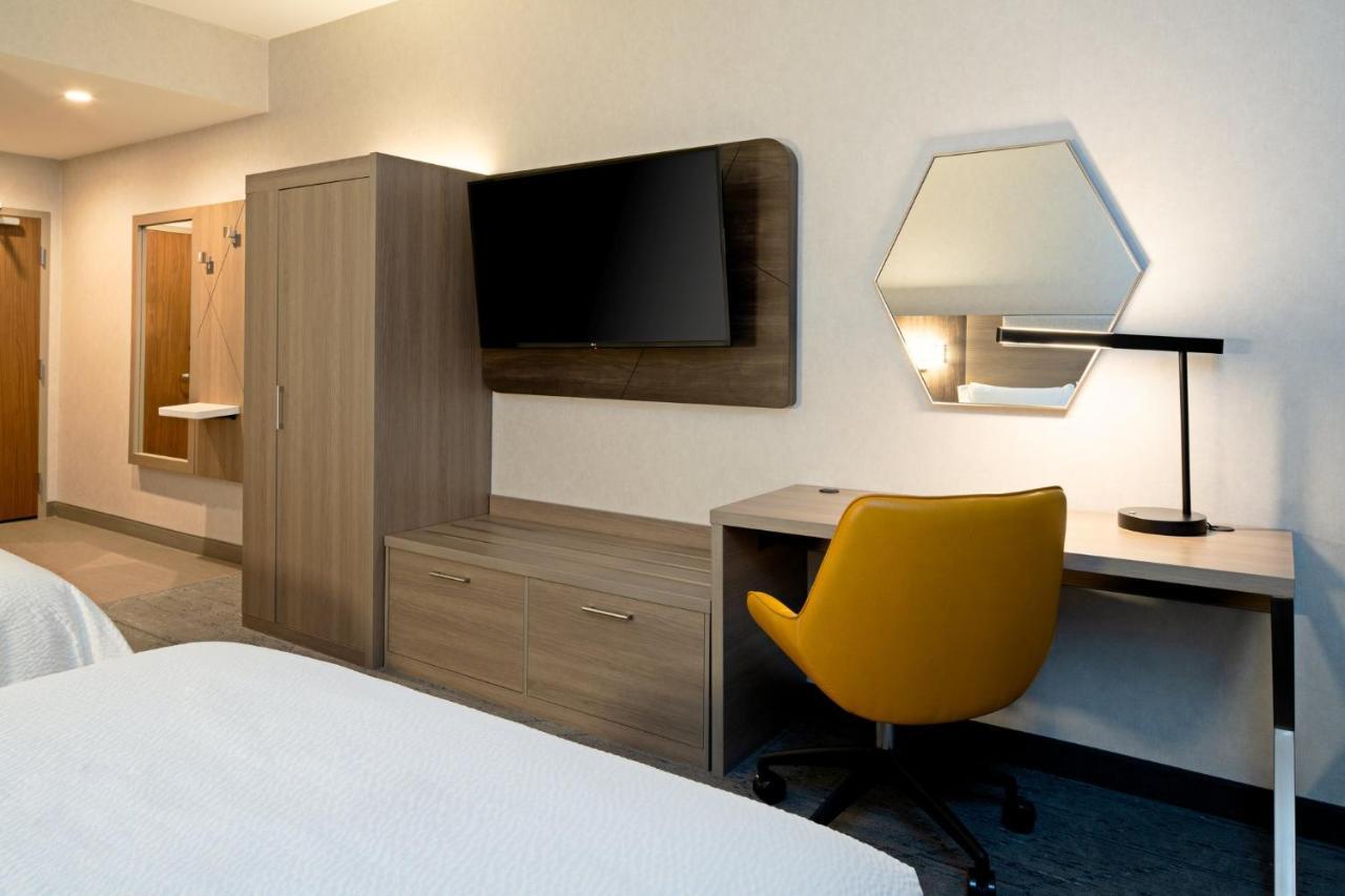 Holiday Inn Express & Suites - Hollister By Ihg Екстер'єр фото
