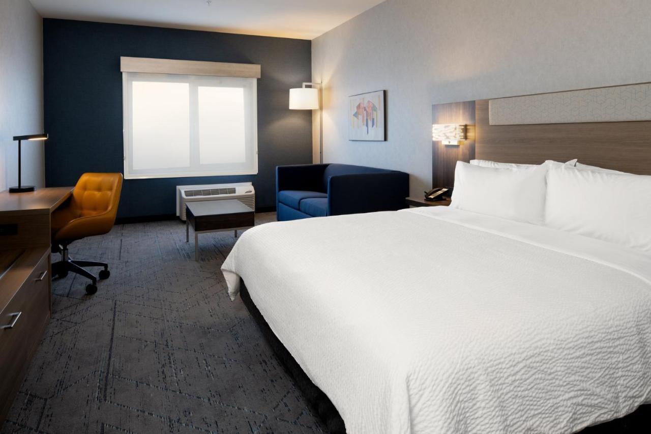 Holiday Inn Express & Suites - Hollister By Ihg Екстер'єр фото