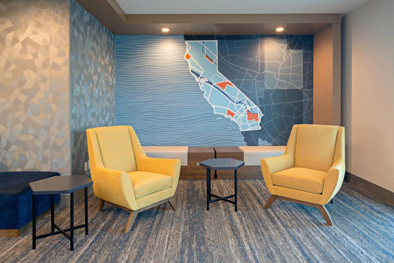 Holiday Inn Express & Suites - Hollister By Ihg Екстер'єр фото