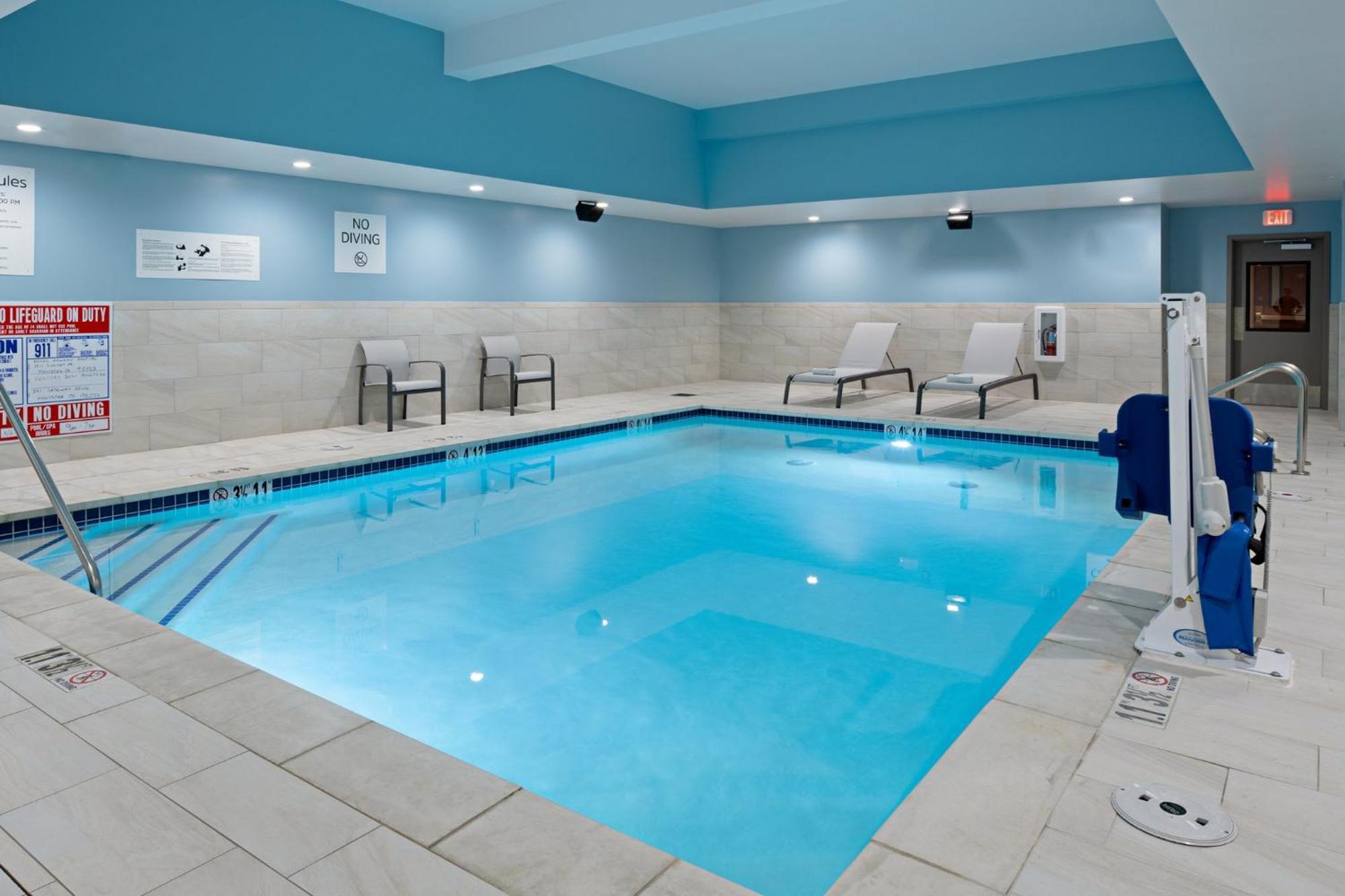 Holiday Inn Express & Suites - Hollister By Ihg Екстер'єр фото