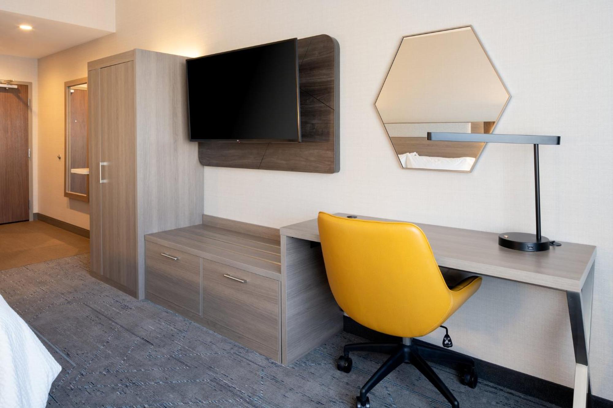 Holiday Inn Express & Suites - Hollister By Ihg Екстер'єр фото