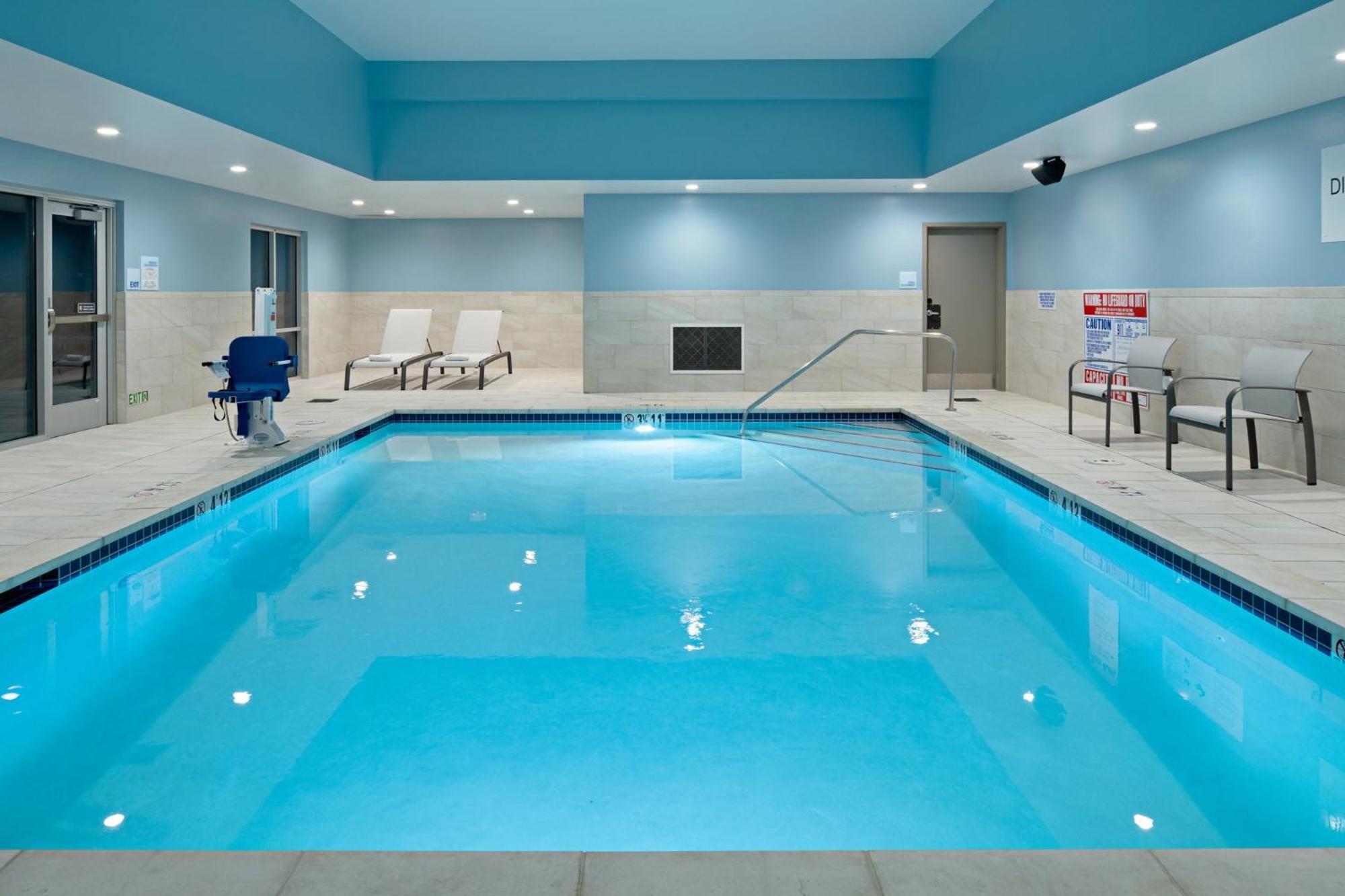 Holiday Inn Express & Suites - Hollister By Ihg Екстер'єр фото