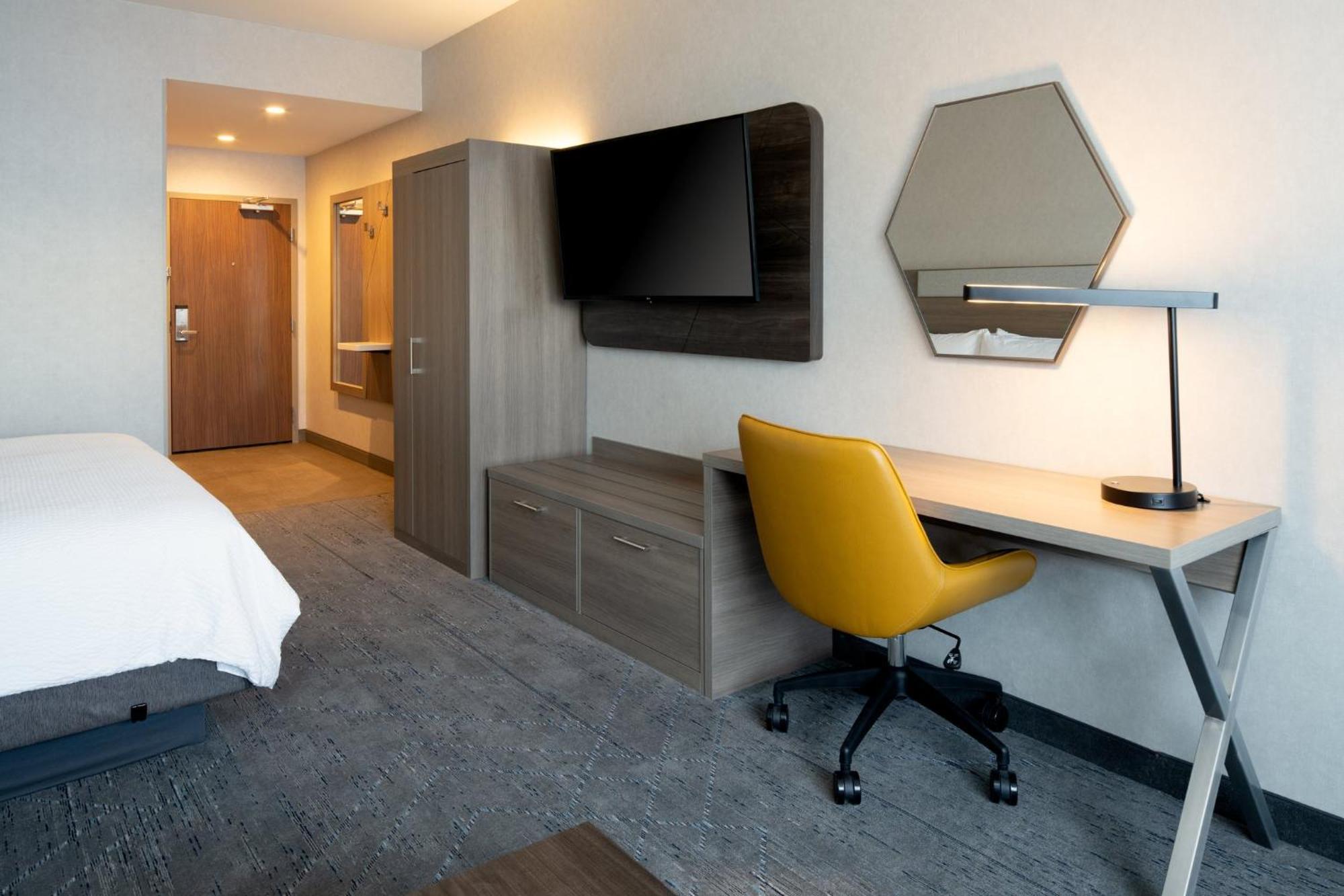 Holiday Inn Express & Suites - Hollister By Ihg Екстер'єр фото